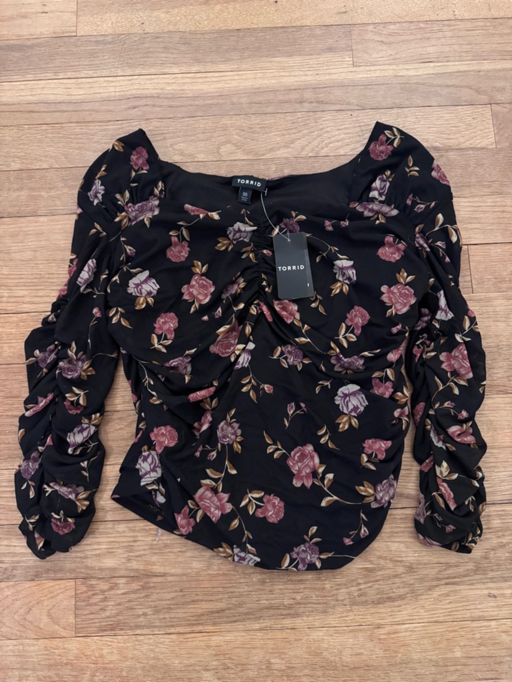 NWT Torrid Women's Black Floral Mesh Ruched Top - Size 00
 b27